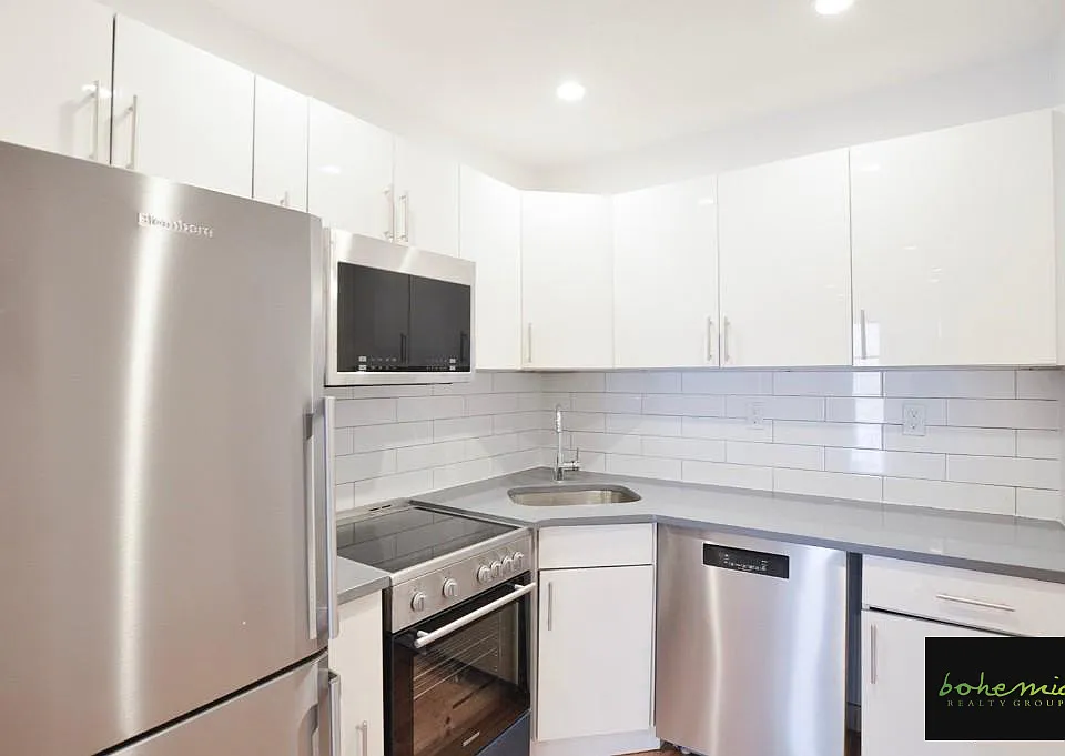 2234 1st Ave #4