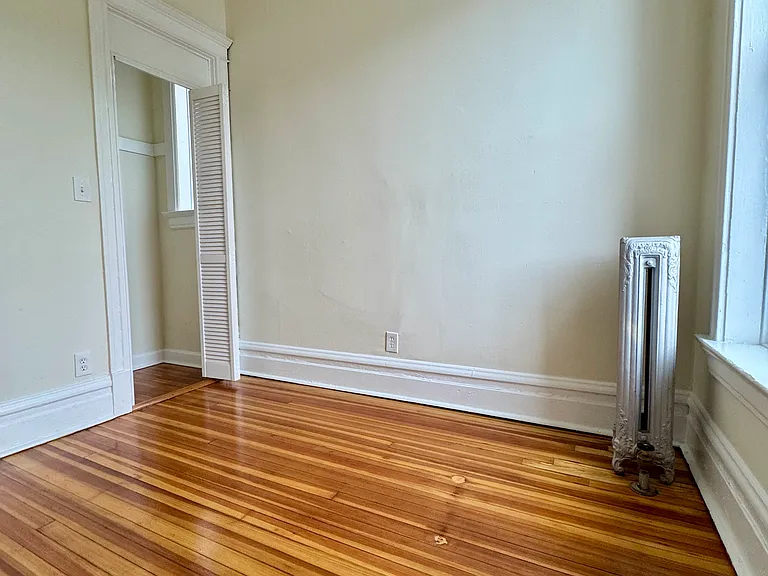 1844 W Grace St #2 — Photo 12