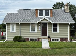 1401 11th St NW, Cedar Rapids, IA 52405