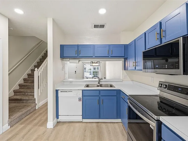 1141 Kennewick Ct — Photo 9