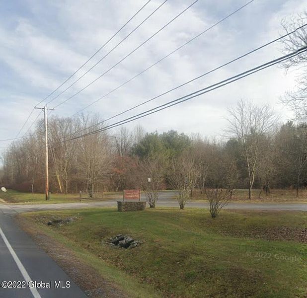 5th image of 467 Malta Avenue