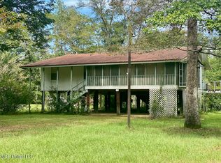 212 Beaver Dam Dr, Lucedale, MS 39452