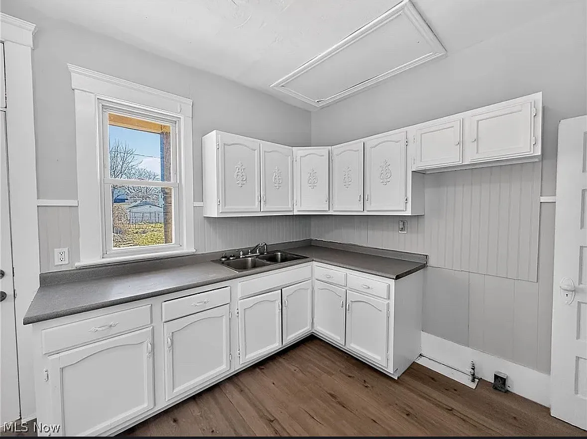 5 bed, $1,500 — Photo 4