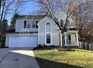 9203 Darbyshire Pl, Charlotte, NC 28216