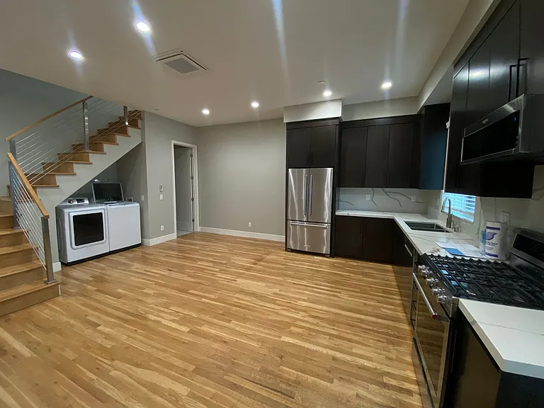 2961 E St #4 — Photo 12