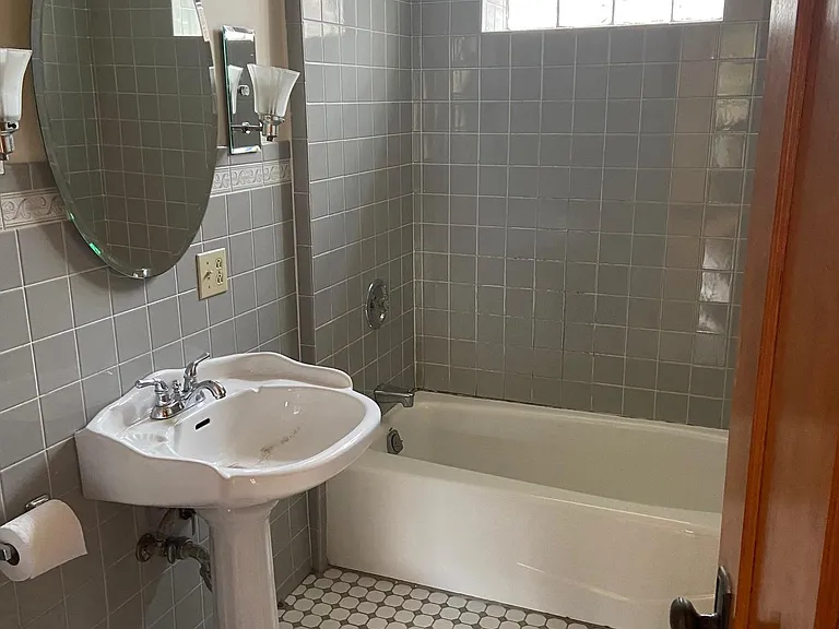 552 W Roscoe St #2B — Photo 10
