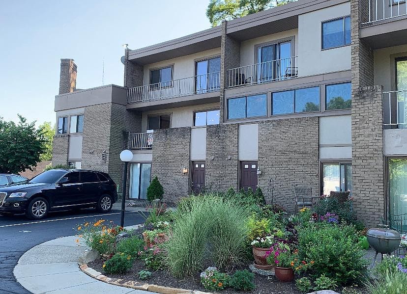 1st image of 2500 Warsaw Ave Unit 12