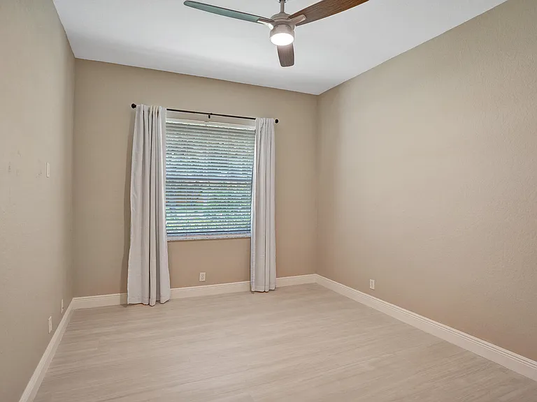 5779 NW 120th Ave — Photo 21