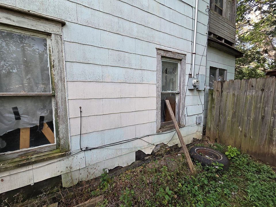 2nd image of 131 Residence St