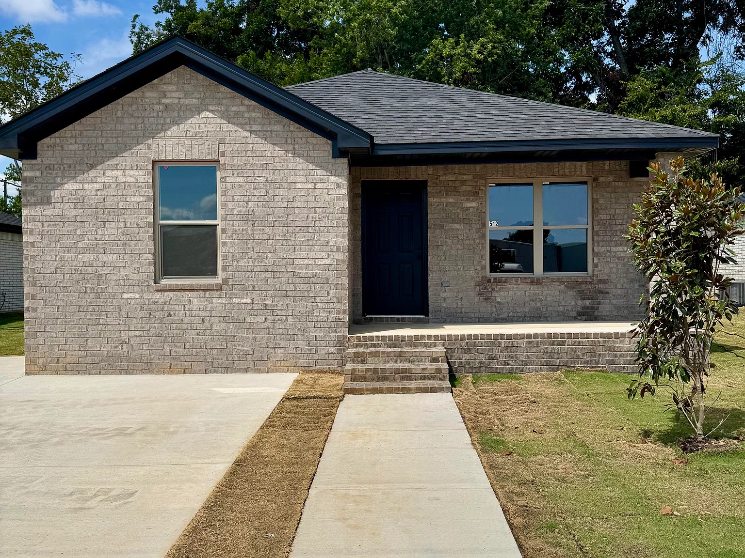 3 bed, 1350 sqft, $1,450 — Photo 1