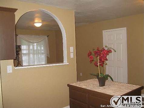 5th image of 115 E Burcham Ave