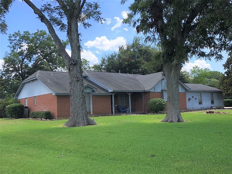 1st image of 420 Bolling Green Dr