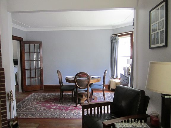 3rd image of 116 W Monroe St