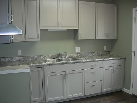 3rd image of 2041 Newport Ave