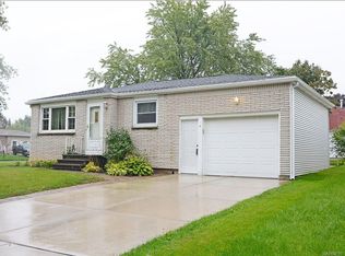 4 Cannas Ct, Cheektowaga, NY 14227