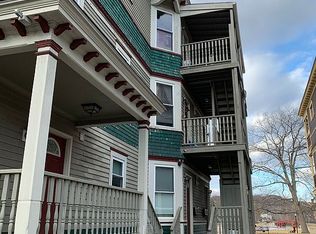 142 Elm St APT 6, Worcester, MA 01609