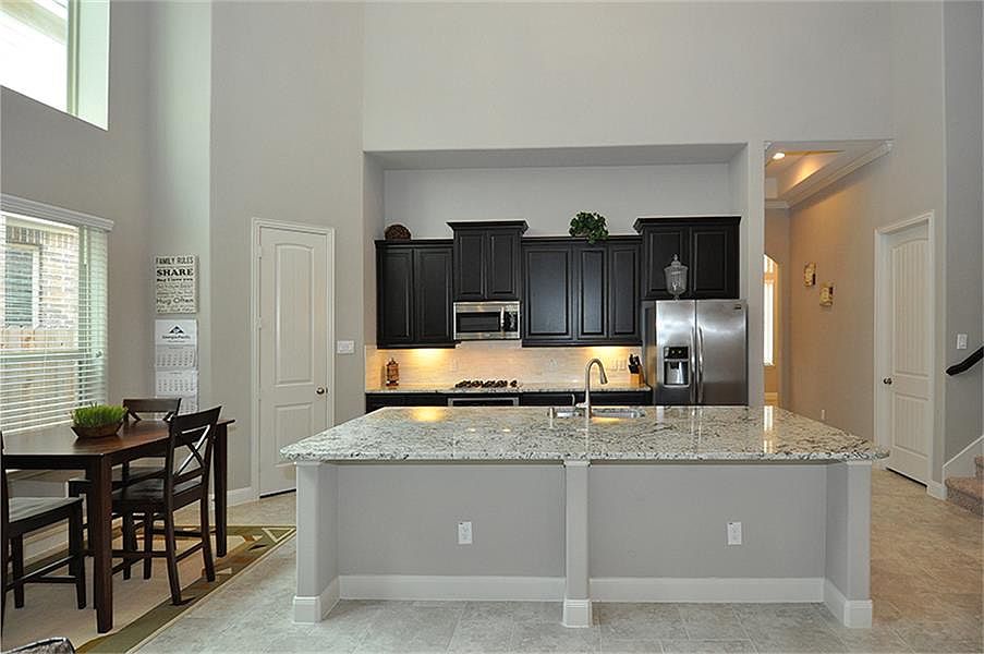 1st image of 23475 Millbrook Dr