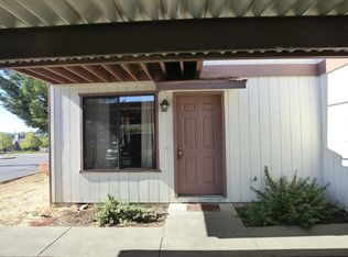 1702 E Fairview Ave, Grants Pass, OR 97526