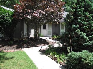 17069 Ridge Creek Rd, Strongsville, OH 44136