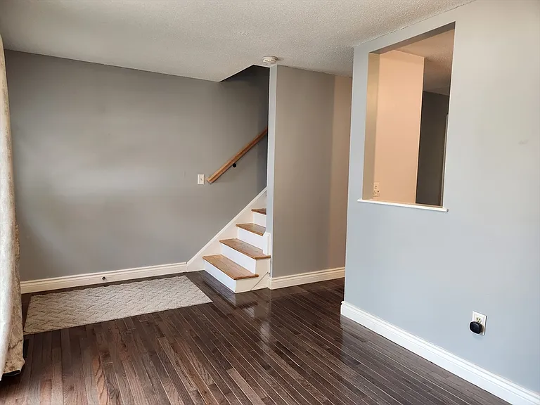 129 Lowell St #4 — Photo 11