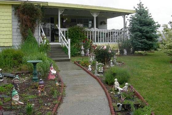 2nd image of 2103 Avenida Way