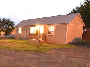 716 West St #8, Yoakum, TX 77995