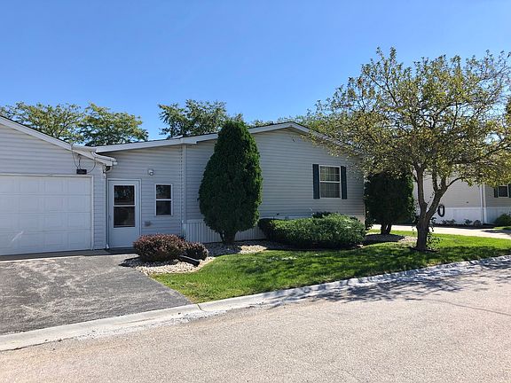 2nd image of 25735 Pinehurst Dr
