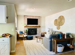 1725 Newark St, Aurora, CO 80010