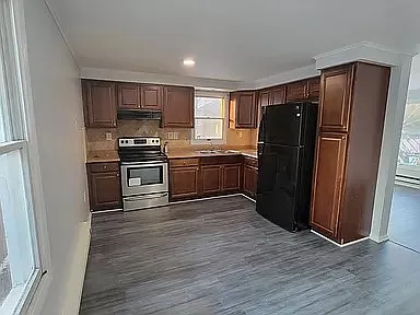 183 Oakwood Ave — Photo 1