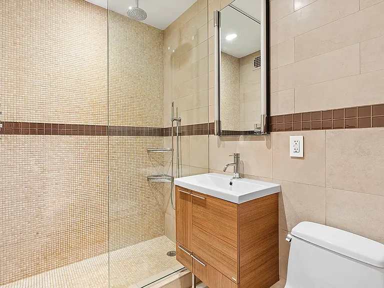 140 7th Ave #1G — Photo 6