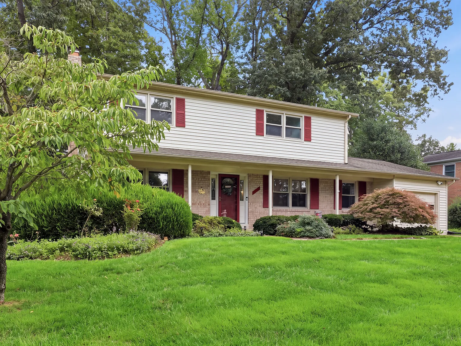 5 bed, 2.5 bath, 2113 sqft, $4,300 — Photo 1