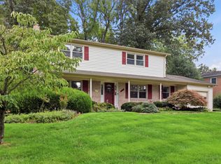 6605 Grey Fox Dr, Springfield, VA 22152