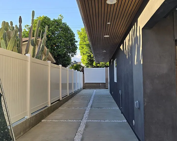 10827 Peach Grove St — Photo 16