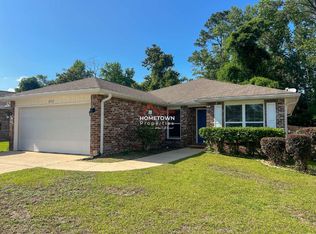202 Creekview Dr, Pensacola, FL 32503