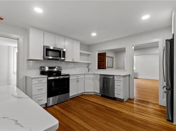 41 Freeborn St APT 1