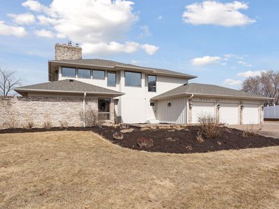 2347 Apache Ct, Mendota Heights, MN, 55120