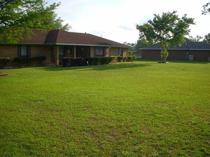1st image of 1401 Meadowbrook Dr