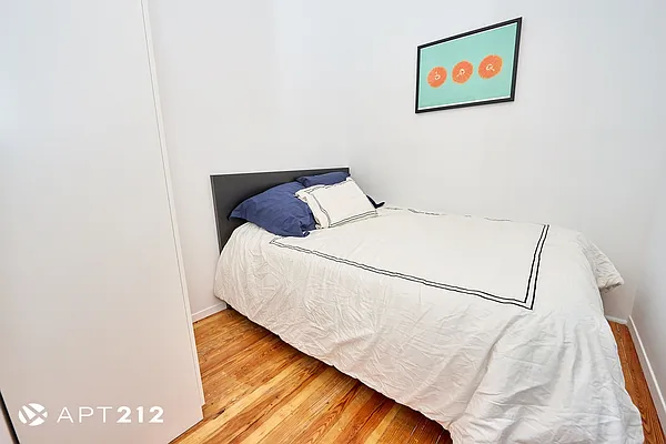 Rented by APT212 INC | media 9