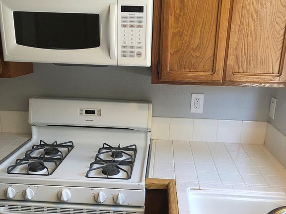 5th image of 1027 Tourmaline St Unit B