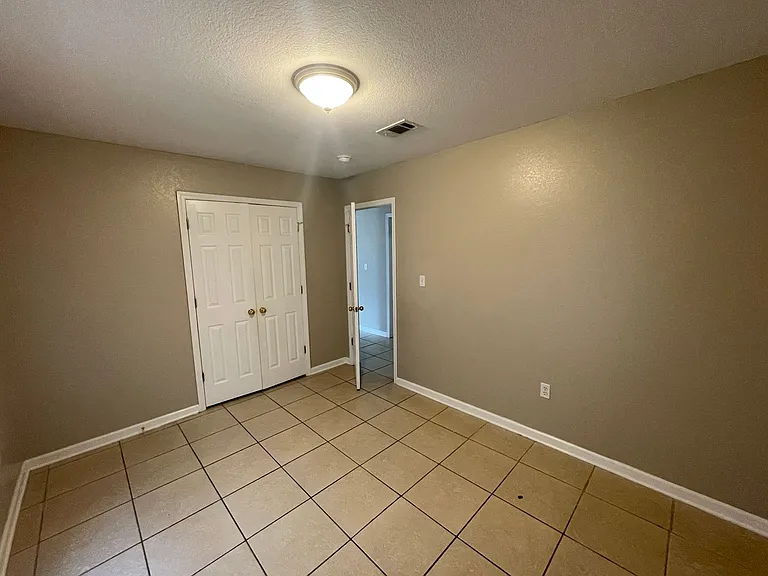 125 Cherry Ct — Photo 16