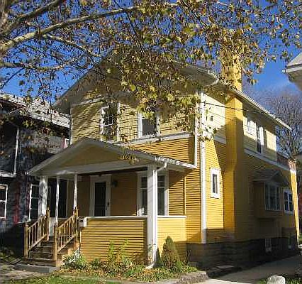 1st image of 122 N Clemens Ave