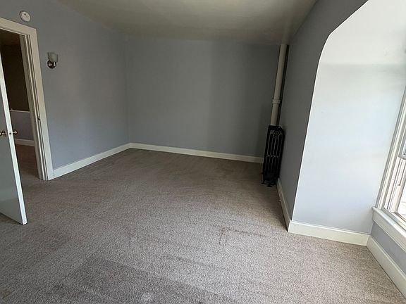 5th image of 831 E Prospect St Floor 2