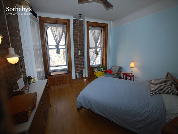 5th image of 636 E 14th St APT 10