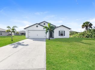192 Blackstone Dr, Fort Myers, FL 33913