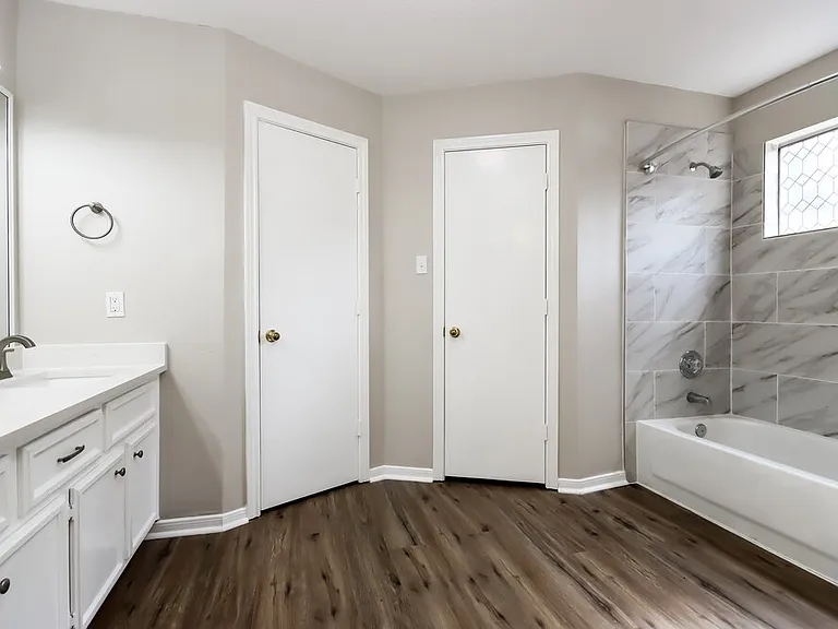 4010 Hunnington Dr — Photo 12