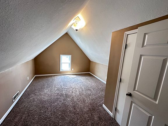 5th image of 530 N 12th St #1/2