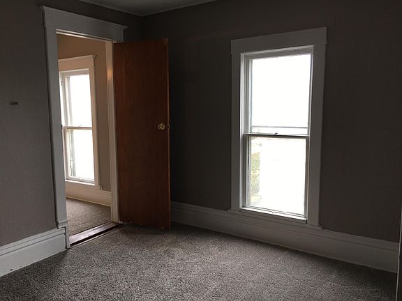 2nd image of 255 Franklin St APT B