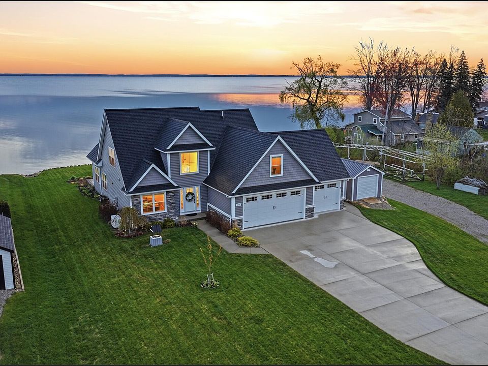 1st image of 4868 W Houghton Lake Dr
