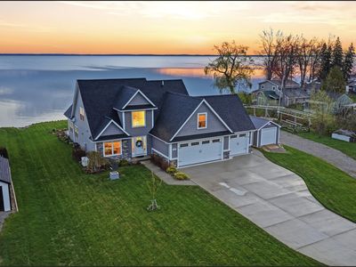 4868 W Houghton Lake Dr, Houghton Lake, MI, 48629