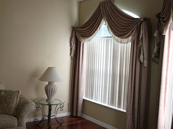 5th image of 12519 Tillingham Ct